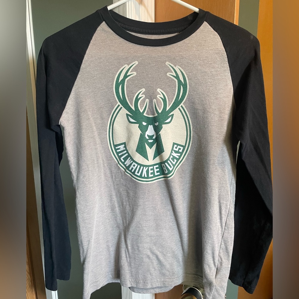 Milwaukee Bucks Long Sleeve Tee